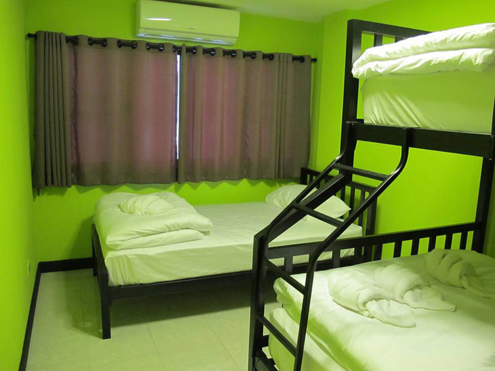 Why Not House Hostel Chiang Mai Ngoại thất bức ảnh