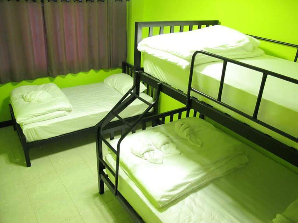 Why Not House Hostel Chiang Mai Ngoại thất bức ảnh